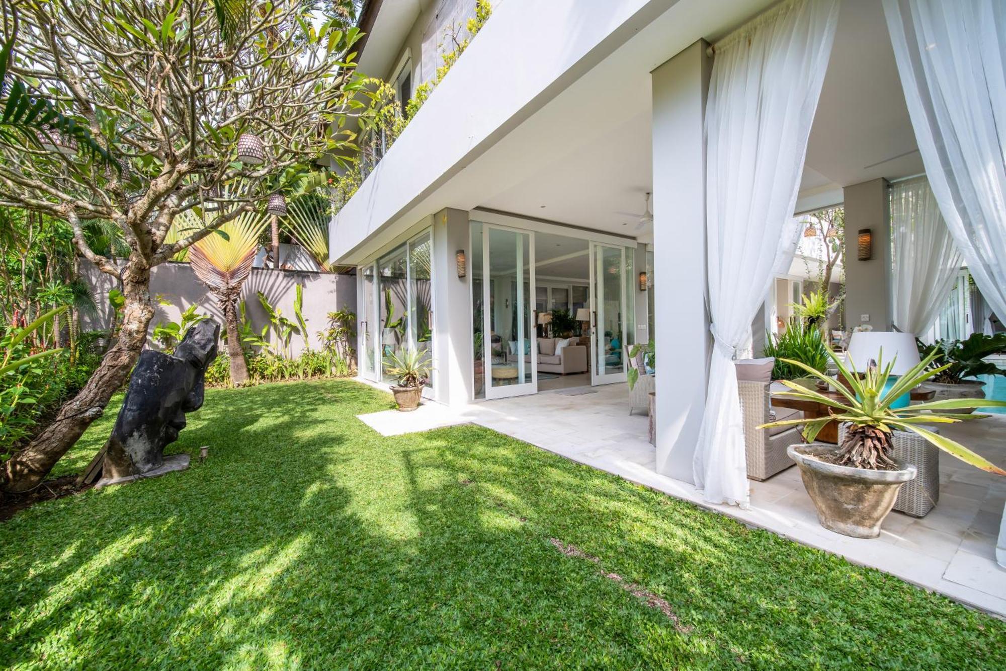 Villa Sunsara 4 - Enchanting 4Br Villa In A Great Location Canggu Buitenkant foto
